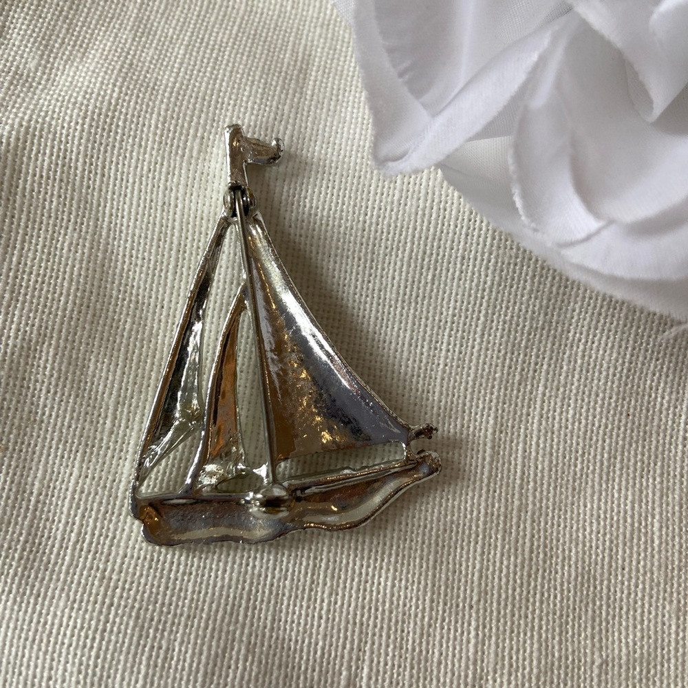VTG Rhinestone Sailboat Brooch - Picture 2 of 4